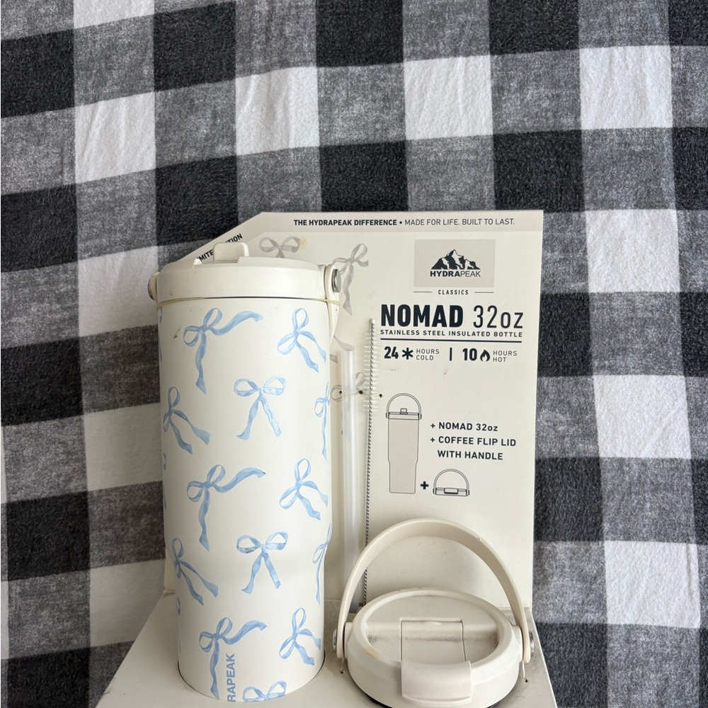 Hydrapak Nomad 32oz Insulated Bottle - White with Light Blue Bows